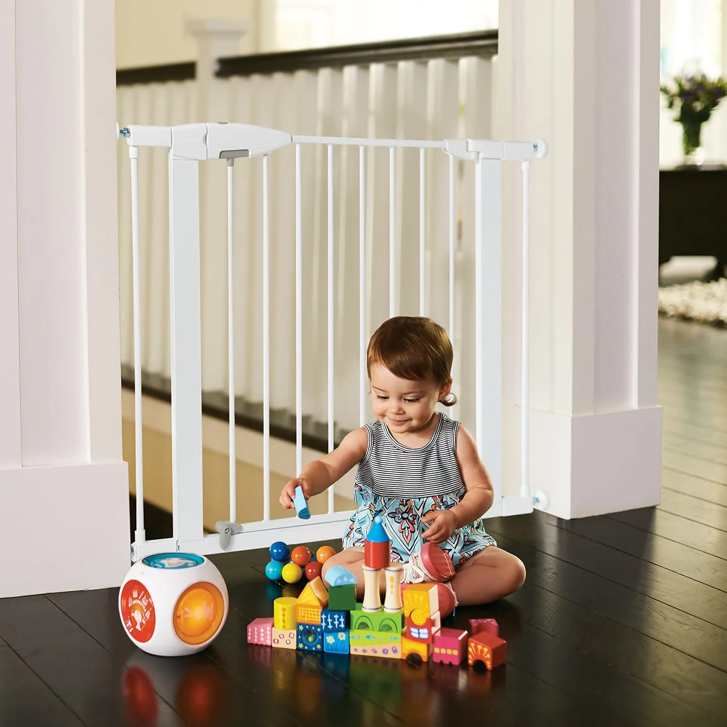 Munchkin Easy Close Pressure Mounted Baby Gate for Stairs, Hallways and Doors, Walk Through with Door, Metal, White, 35x29.5 Inch (Pack of 1)